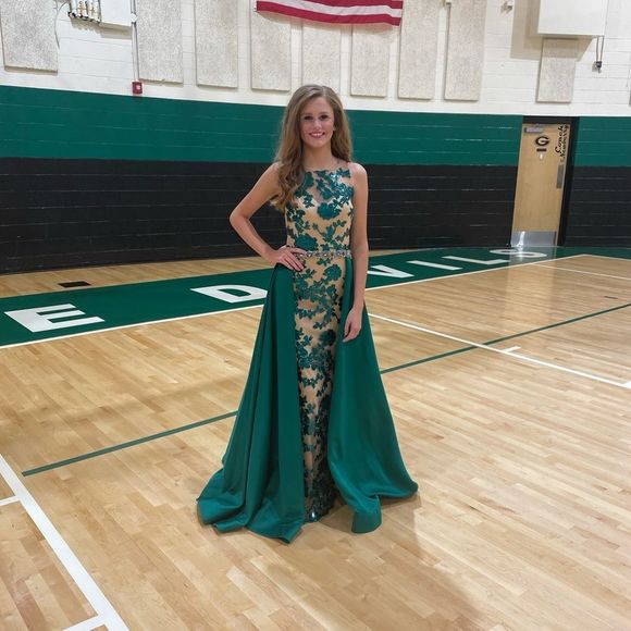 Beautiful Terani Couture gown. - Picture 2 of 5